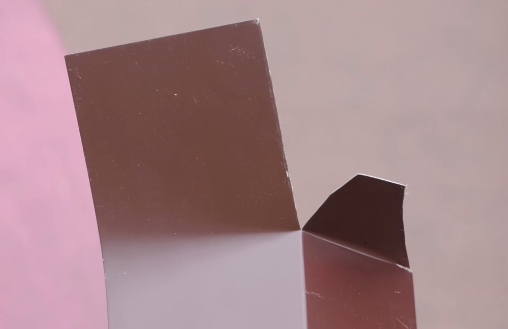 подрезаем карнизную планку 