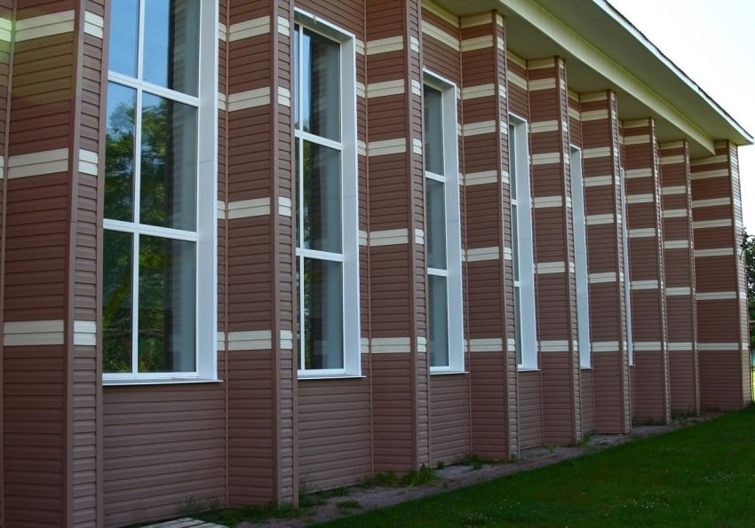 Коричневый сайдинг